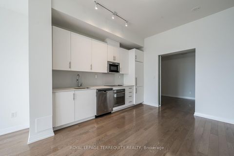 Photo 3 at 1032 - 460 Adelaide Street E, Moss Park, Toronto