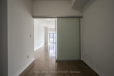 Photo 9 at 1032 - 460 Adelaide Street E, Moss Park, Toronto