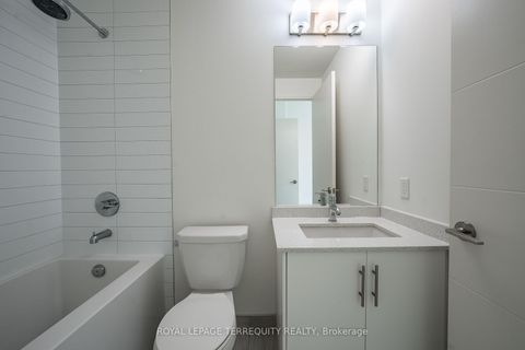 Photo 16 at 1032 - 460 Adelaide Street E, Moss Park, Toronto