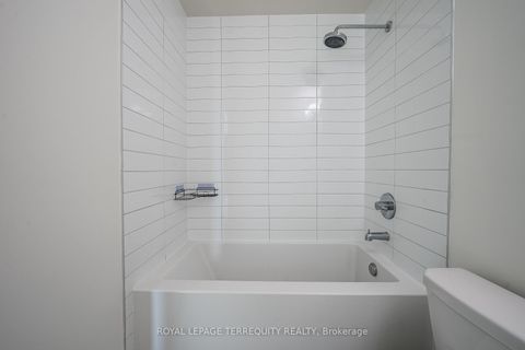 Photo 17 at 1032 - 460 Adelaide Street E, Moss Park, Toronto