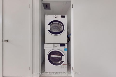 Photo 15 at 1905 - 252 Church Street, Yonge Corridor, Toronto Photo 15 at 1905 - 252 Church Street, Yonge Corridor, Toronto