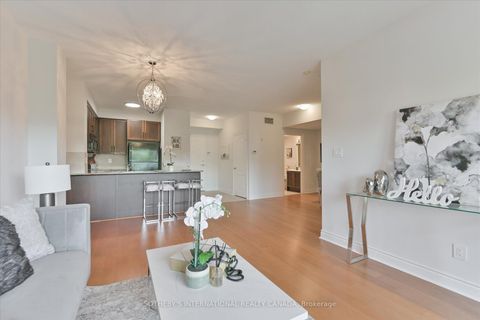 Photo 12 at 409 - 160 Woodbridge Avenue, West Woodbridge, Vaughan