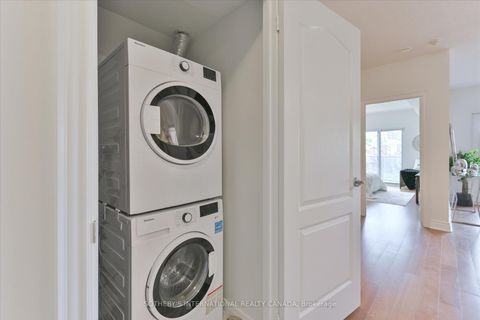 Photo 17 at 409 - 160 Woodbridge Avenue, West Woodbridge, Vaughan
