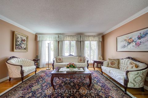 Photo 5 at 20 Lady Lynn Crescent, Doncrest, Richmond Hill