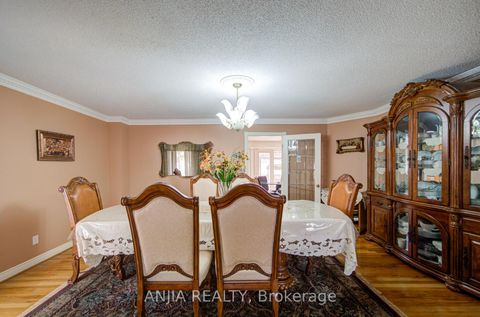 Photo 7 at 20 Lady Lynn Crescent, Doncrest, Richmond Hill