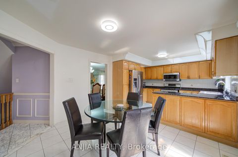 Photo 10 at 20 Lady Lynn Crescent, Doncrest, Richmond Hill