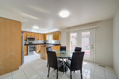 Photo 11 at 20 Lady Lynn Crescent, Doncrest, Richmond Hill