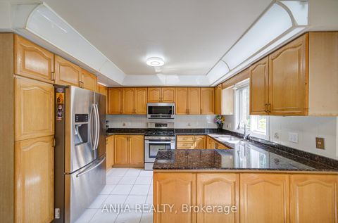 Photo 12 at 20 Lady Lynn Crescent, Doncrest, Richmond Hill