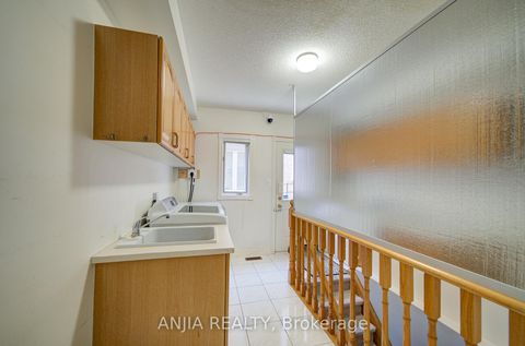 Photo 17 at 20 Lady Lynn Crescent, Doncrest, Richmond Hill