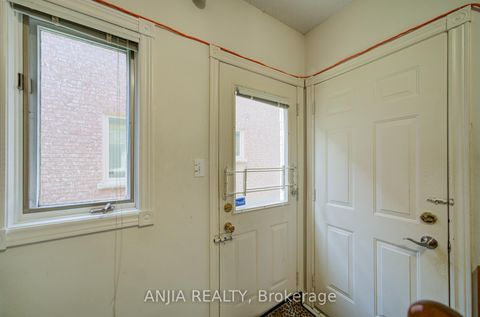 Photo 18 at 20 Lady Lynn Crescent, Doncrest, Richmond Hill