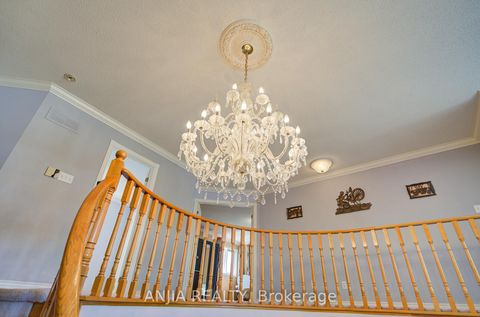 Photo 20 at 20 Lady Lynn Crescent, Doncrest, Richmond Hill