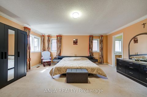 Photo 26 at 20 Lady Lynn Crescent, Doncrest, Richmond Hill