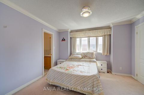 Photo 29 at 20 Lady Lynn Crescent, Doncrest, Richmond Hill