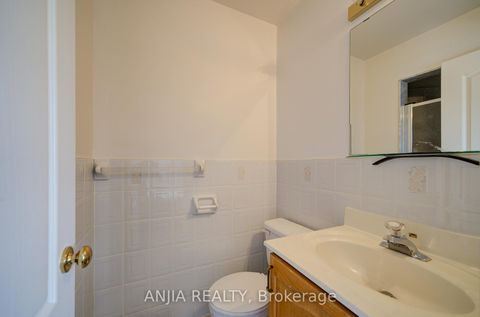 Photo 31 at 20 Lady Lynn Crescent, Doncrest, Richmond Hill