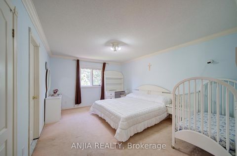 Photo 32 at 20 Lady Lynn Crescent, Doncrest, Richmond Hill