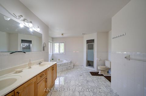 Photo 34 at 20 Lady Lynn Crescent, Doncrest, Richmond Hill