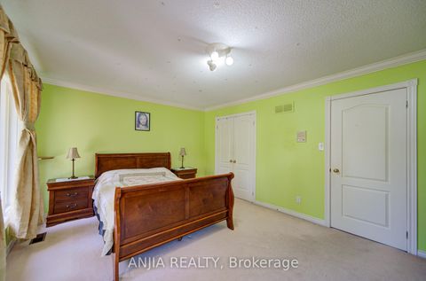 Photo 35 at 20 Lady Lynn Crescent, Doncrest, Richmond Hill