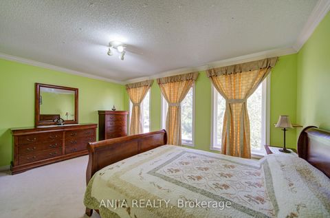 Photo 36 at 20 Lady Lynn Crescent, Doncrest, Richmond Hill