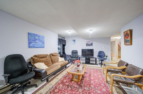 Photo 41 at 20 Lady Lynn Crescent, Doncrest, Richmond Hill