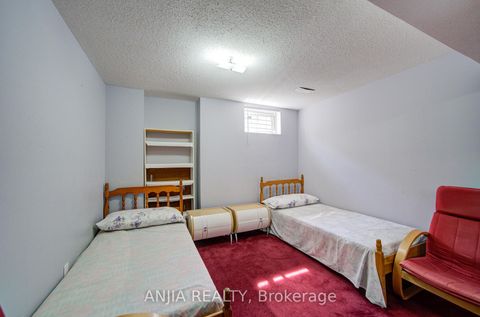 Photo 44 at 20 Lady Lynn Crescent, Doncrest, Richmond Hill