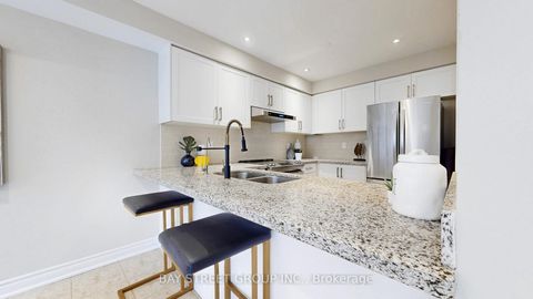 Photo 8 at 151 Amulet Crescent, Rouge Woods, Richmond Hill