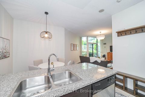 Photo 6 at 201 - 19 Grand Trunk Crescent, Waterfront Communities C1, Toronto