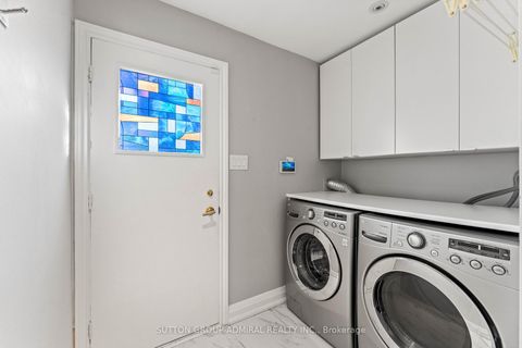 Photo 10 at 32 Mayvern Crescent, North Richvale, Richmond Hill