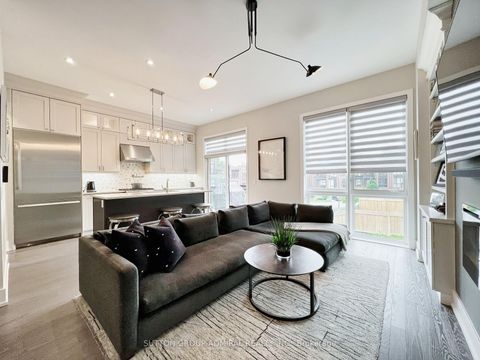 Photo 3 at 4 Sable Road, Patterson, Vaughan