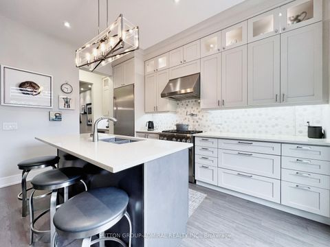 Photo 6 at 4 Sable Road, Patterson, Vaughan
