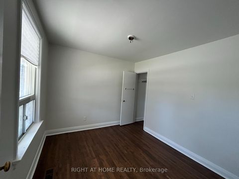 Photo 3 at 50 Moore Park Avenue, Newtonbrook West, Toronto