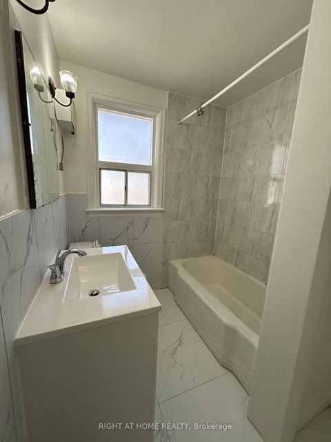 Photo 7 at 50 Moore Park Avenue, Newtonbrook West, Toronto