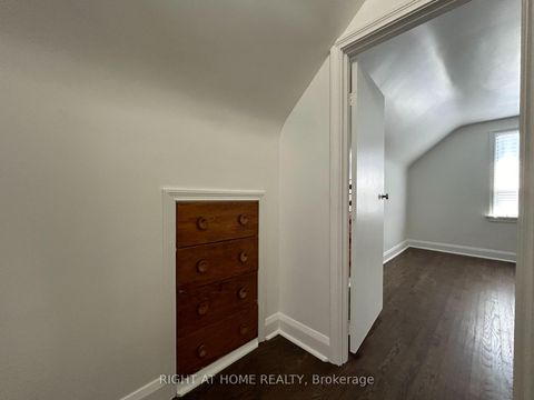 Photo 9 at 50 Moore Park Avenue, Newtonbrook West, Toronto