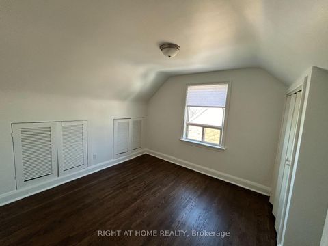 Photo 11 at 50 Moore Park Avenue, Newtonbrook West, Toronto