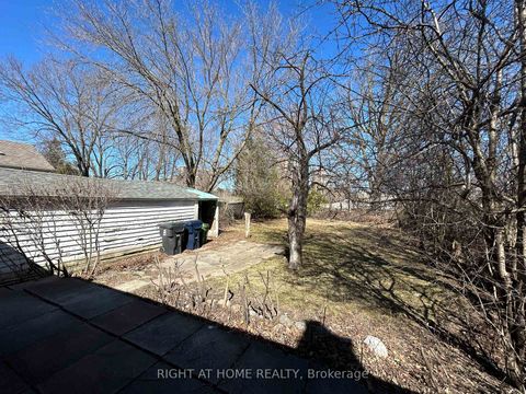 Photo 15 at 50 Moore Park Avenue, Newtonbrook West, Toronto