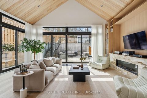 Photo 12 at 75 Lawrence Crescent, Lawrence Park South, Toronto