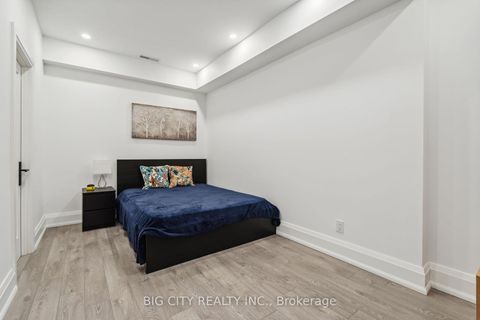 Photo 42 at 75 Lawrence Crescent, Lawrence Park South, Toronto