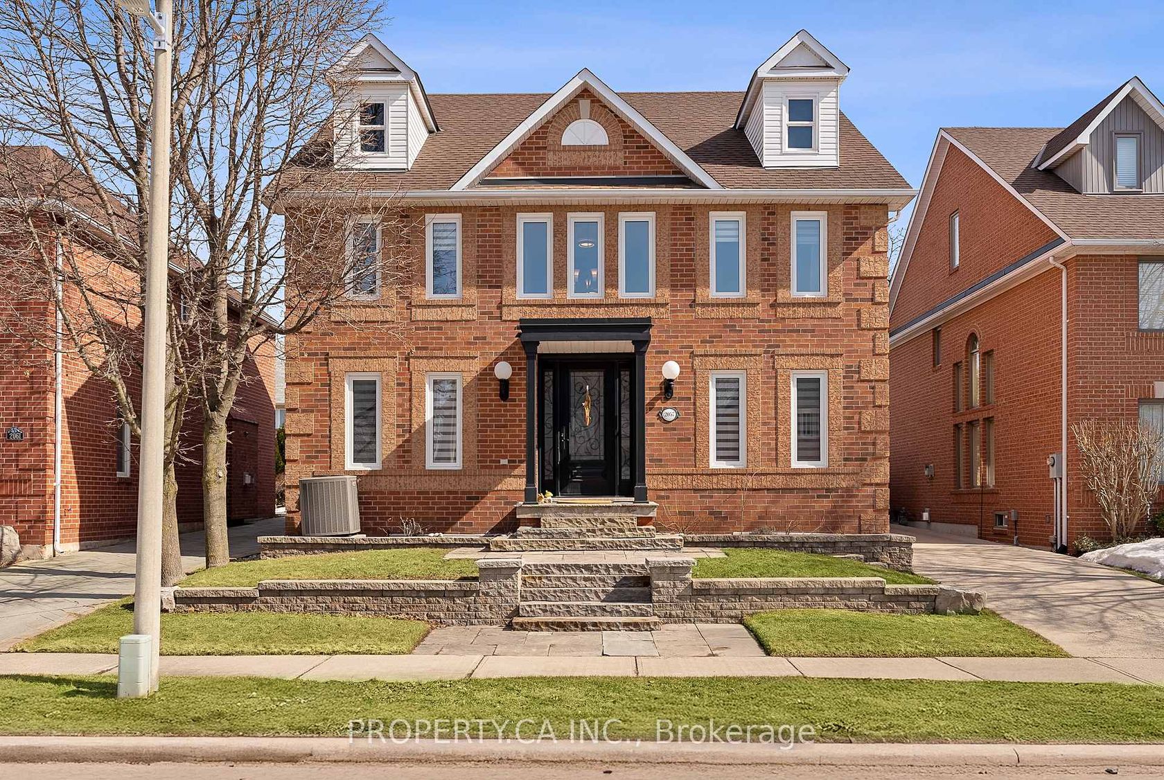 2057 Peak Place, RO River Oaks, Oakville by Loree Meneguzzi Real Estate 2057 Peak Place, RO River Oaks, Oakville