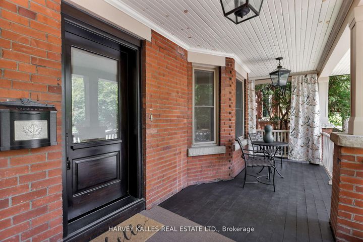 Photo 2 at 8 Edgewood Crescent, Moore Park, Toronto