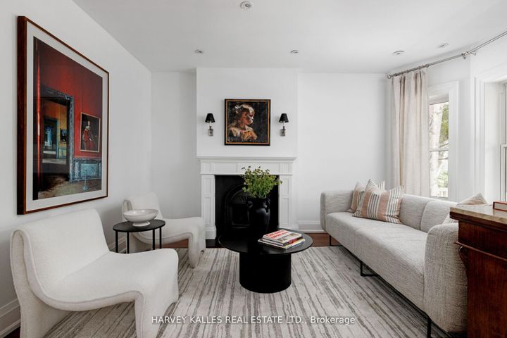 Photo 5 at 8 Edgewood Crescent, Moore Park, Toronto
