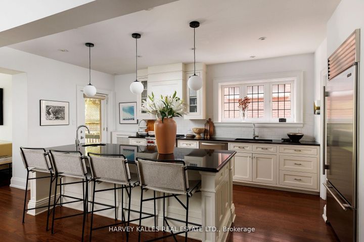 Photo 11 at 8 Edgewood Crescent, Moore Park, Toronto