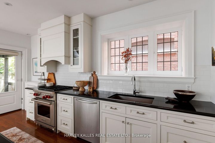 Photo 12 at 8 Edgewood Crescent, Moore Park, Toronto