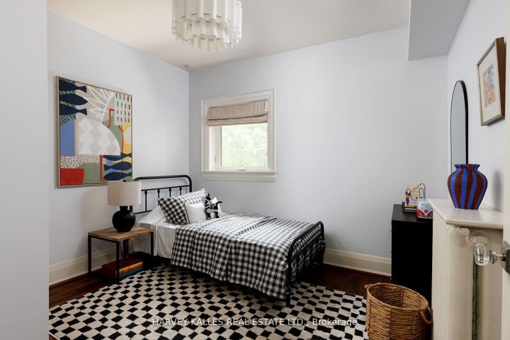 Photo 24 at 8 Edgewood Crescent, Moore Park, Toronto