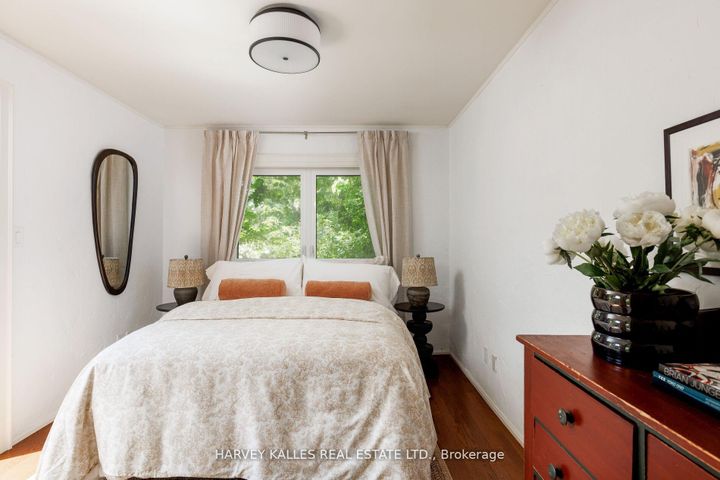 Photo 26 at 8 Edgewood Crescent, Moore Park, Toronto