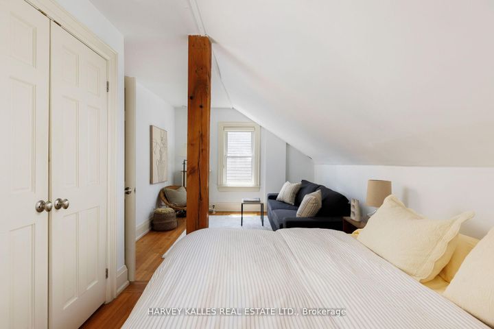 Photo 30 at 8 Edgewood Crescent, Moore Park, Toronto