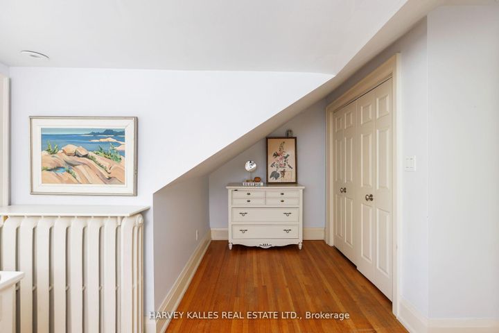 Photo 33 at 8 Edgewood Crescent, Moore Park, Toronto