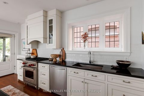 Photo 12 at 8 Edgewood Crescent, Moore Park, Toronto