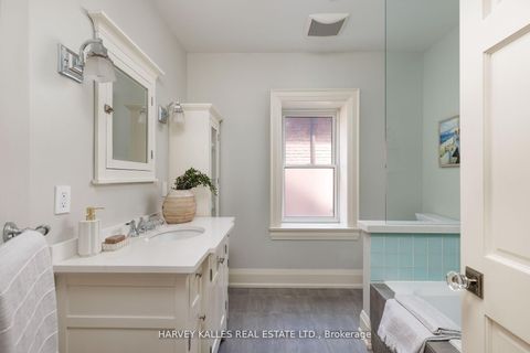 Photo 23 at 8 Edgewood Crescent, Moore Park, Toronto