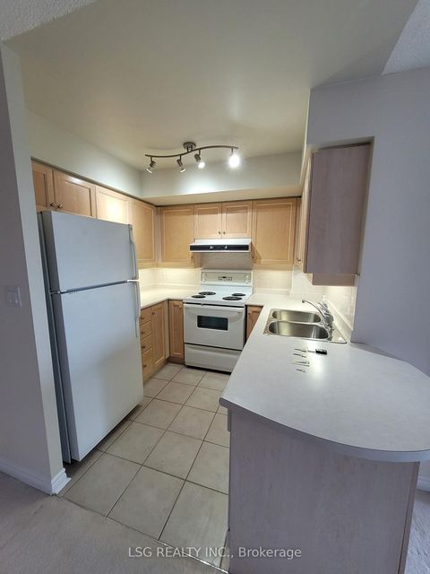 Photo 11 at 906 - 8 Rean Drive, Bayview Village, Toronto