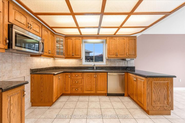 Photo 10 at 66 Chelmsford Place, Kentley, Hamilton