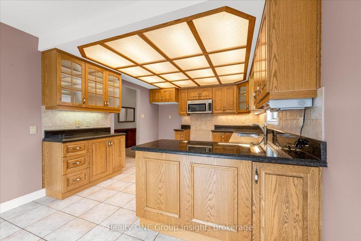 Photo 12 at 66 Chelmsford Place, Kentley, Hamilton